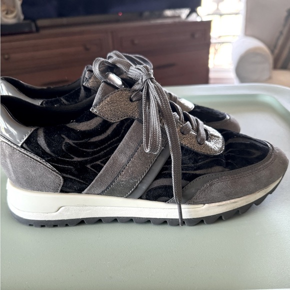 Geox Zebra Print Sneaker - Picture 1 of 6